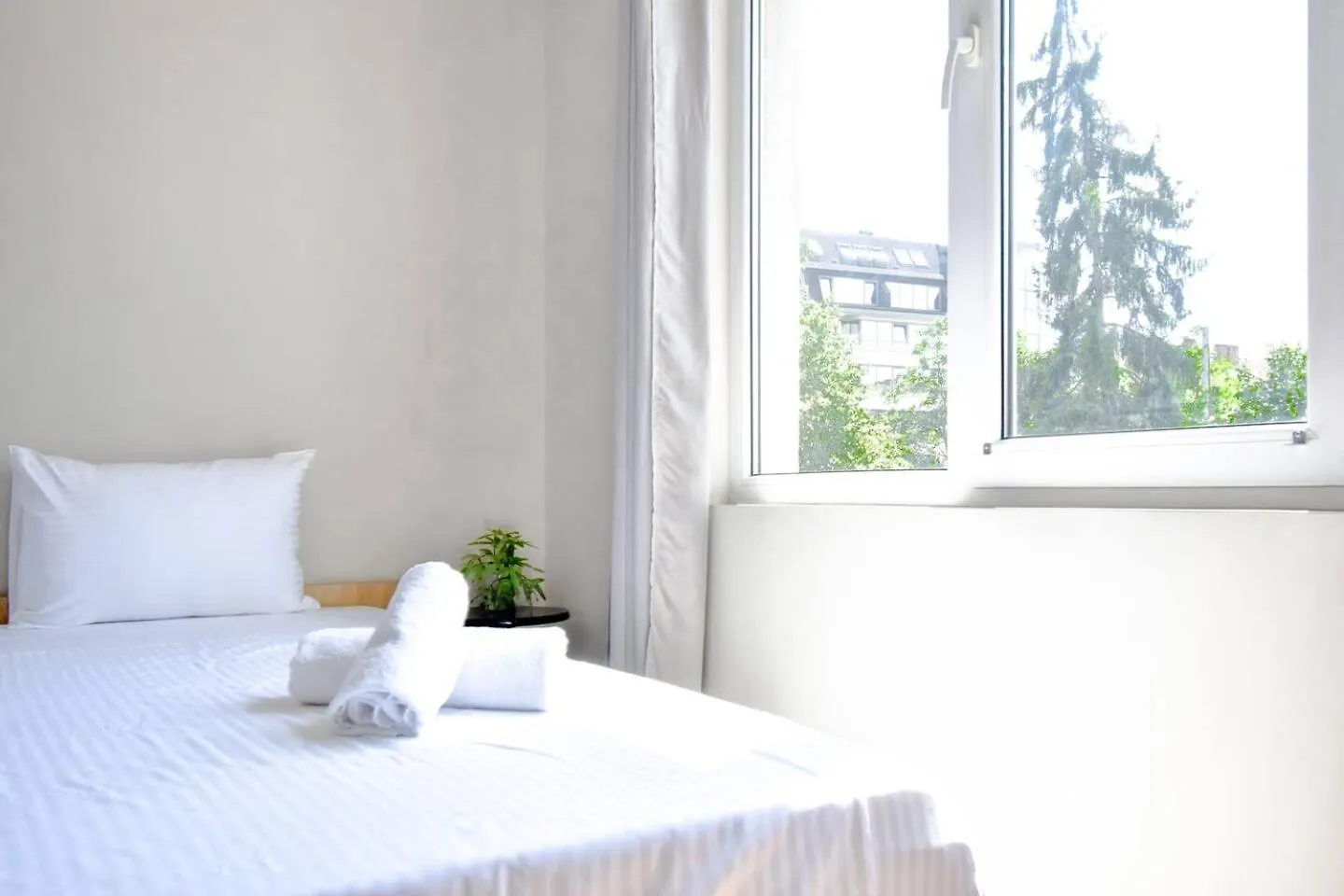 Park & Metro Nearby Washer Modern Bathroom Sofia Apartment